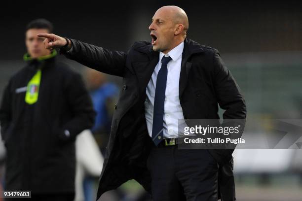 Domenico Di Carlo coach of Chievo issues instructions during the Serie A match between AC Chievo Verona and US Citta di Palermo at Stadio...