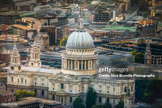 st pauls cathedral, london - tower bridge glass walkway - fotografias e filmes do acervo