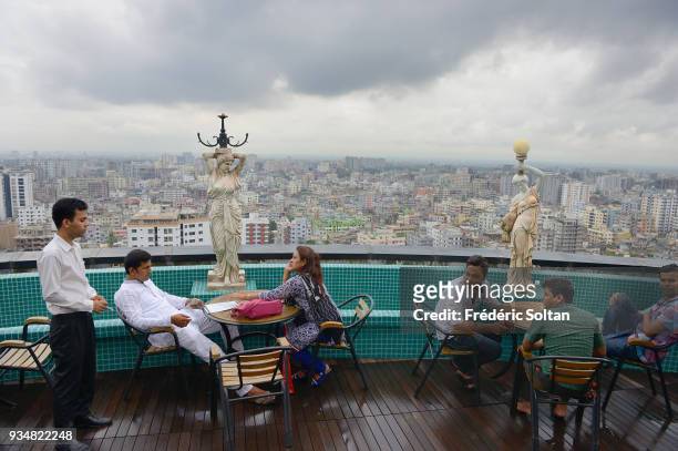 The capital city of Dhaka. Restaurant on the terrace of a shopping mall for the upper class of Dhaka, the capital of Bangladesh in June 15, 2015 in...
