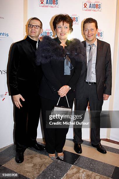 Michel Simon, Roselyne Bachelot and Bruno Spire attend the 25th anniversary dinner for ''AIDS International'' at Les Beaux-Arts de Paris on November...