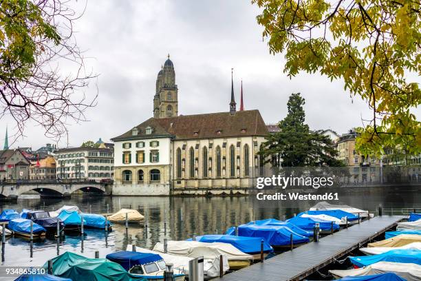 switzerland, zurich, view to mooring area at limmat river - limmatquai stock-fotos und bilder