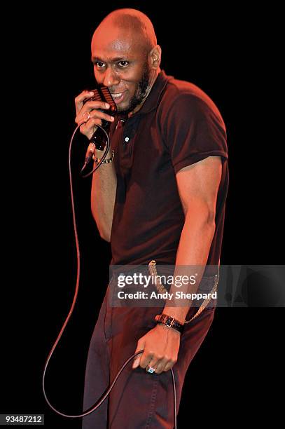 Mos Def performs on stage at The Forum on November 29, 2009 in London, England.