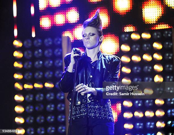 Elly Jackson aka La Roux peforms at T4 Stars of 2009 at Earls Court Arena on November 29, 2009 in London, England.