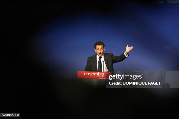 French right-wing party UMP presidential candidate Nicolas Sarkozy delivers a speech during campaign meeting, 24 April 2007 in Rouen, Western France....