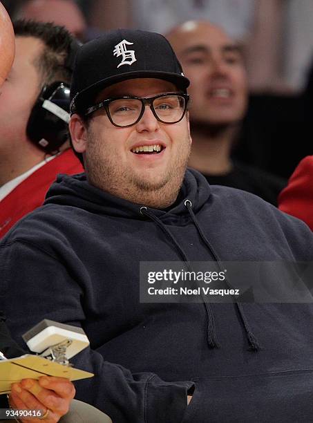 Jonah Hill attends a game between the New Jersey Nets and the Los Angeles Lakers at Staples Center on November 29, 2009 in Los Angeles, California.