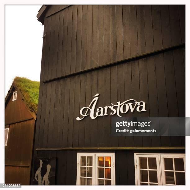 restaurant áarstova in tórshavn - faroe islands stockfoto's en -beelden