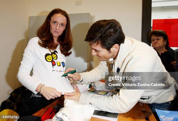 Internazionale Milan defender Javier Zanetti attends P.U.P.I. Shop opening on November 27, 2009 in Milan, Italy. The P.U.P.I. Is a charity...