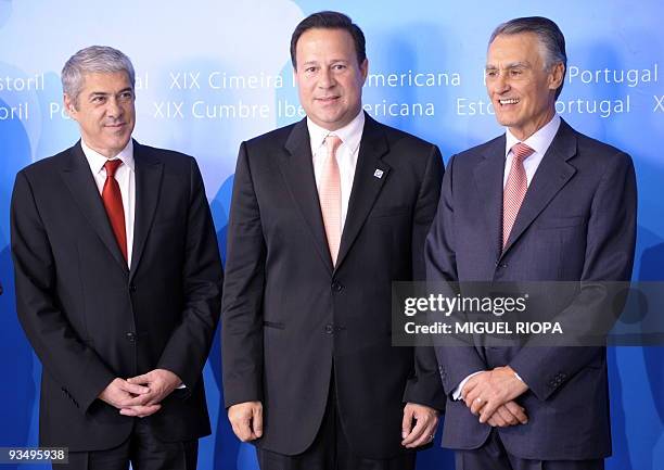 Portugal's President Anibal Antonio Cavaco Silva and Portugal's Prime Minister Jose Socrates welcome Panama's Foreign Minister Juan Carlos Varela at...