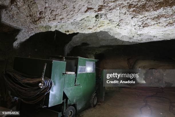 Syrian Machine 246 Tunnel Control Center Stock Photos, High-Res Pictures, and Images ...