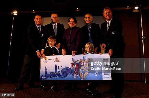 Michael Heselschwerdt of UEFA, Bernd Hoffmann, president of Hamburger SV, Karin von Welck, senator of sport, Mladen Petric, player of Hamburger SV,...