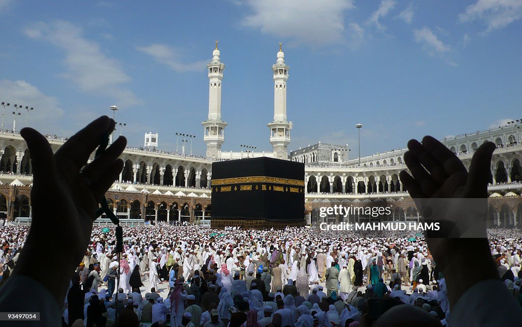 Muslim pilgrims perform the final walk (