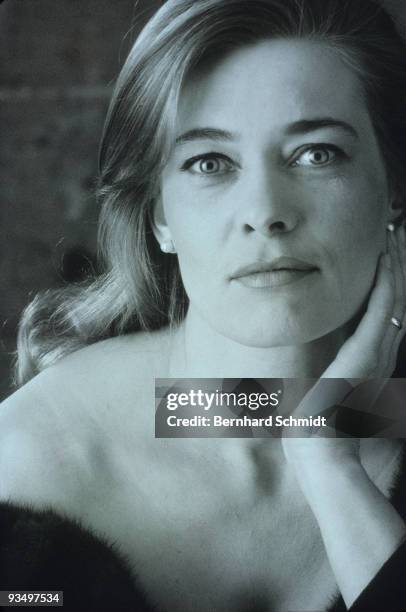 Actress Barbara Rudnik is seen during a photo session on October 14, 1990 in Munich, Germany.