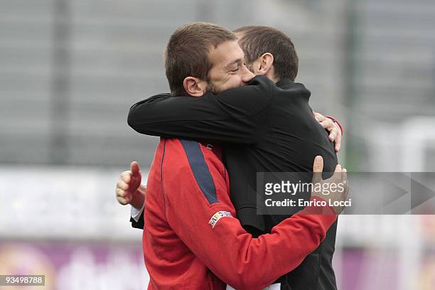 Michele Canini of Cagliari greet Giorgio Chiellini of Juventus during the Serie A match between Cagliari and Juventus at Stadio Sant'Elia on November...