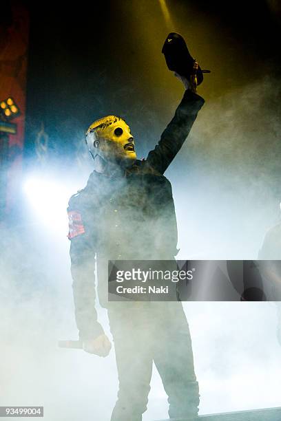 Corey Taylor of Slipknot performs on stage at Hammersmith Apollo on December 2nd 2008 in London.