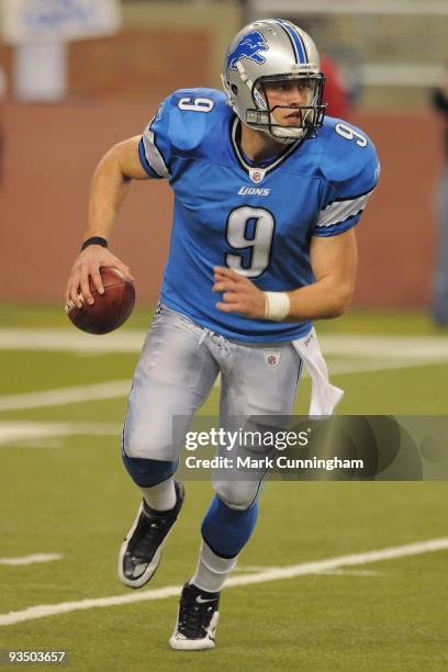 Matthew Stafford of the Detroit Lions scrambles against the Green Bay Packers at Ford Field on November 26, 2009 in Detroit, Michigan. The Packers...