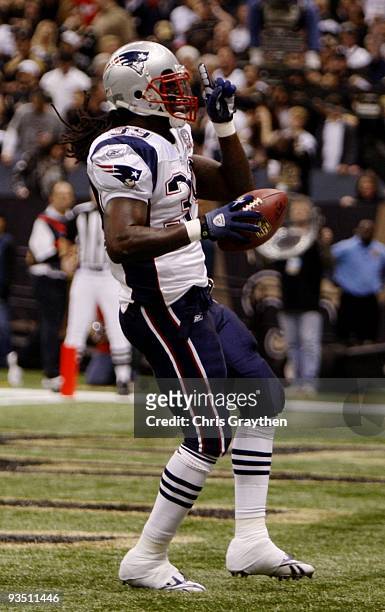 Laurence Maroney of the New England Patriots celebrates his touchdown in the first quarter of the game against the New Orleans Saints at Louisana...