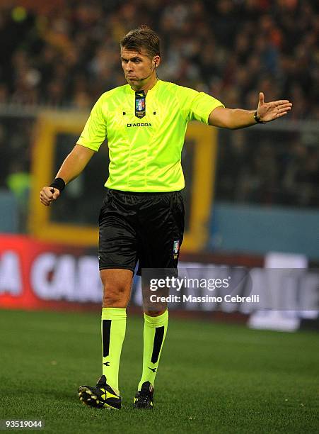 The referee Roberto Rosetti gestures during The Serie A match between Genoa CFC and UC Sampdoria at Stadio Luigi Ferraris on November 28, 2009 in...