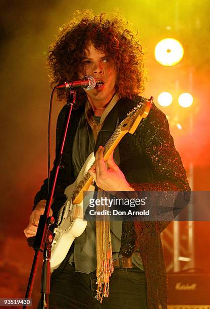 Andrew Stockdale of Wolfmother performs live on stage at the 2009 MTV Summer Party at the Hyde Park Barracks on December 1, 2009 in Sydney, Australia.