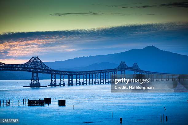 richmond-san rafael bridge - richmond san rafael bridge fotografías e imágenes de stock