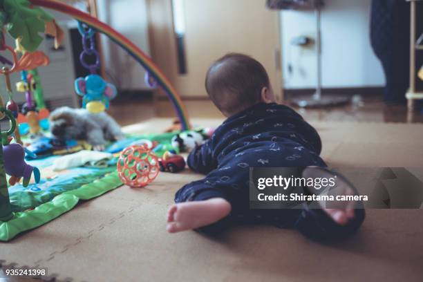 behind the baby - shiratama camera stock pictures, royalty-free photos & images