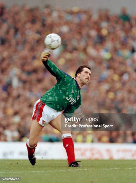 David Seaman of Arsenal in action, circa 1991.