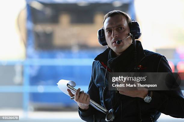 Race engineer of Toro Rosso Riccardo Adami in the garage at the Circuito De Jerez on December 1, 2009 in Jerez de la Frontera, Spain.