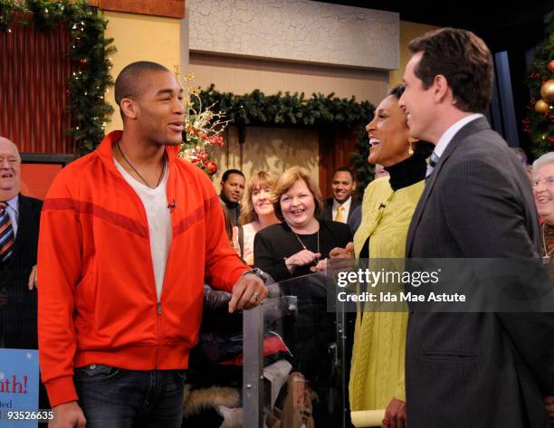 Soccer star Oguchi Onyewu stops by Times Square to donate to the "Warm Coats & Warm Hearts" holiday coat drive, on GOOD MORNING AMERICA, 12/1/09...