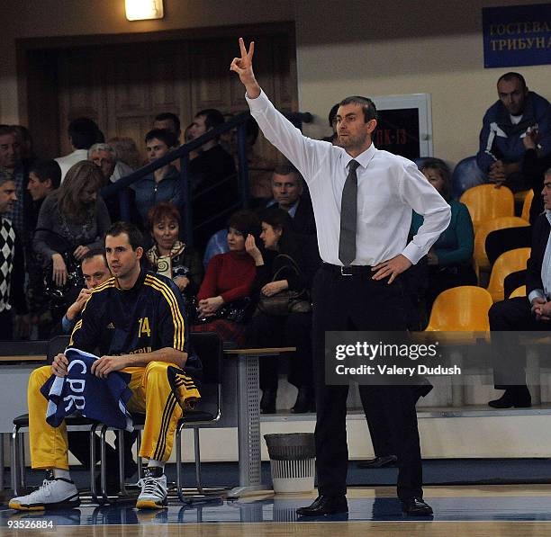 Luka Pavicevic, Head Coach of Alba Berlin during the Eurocup Basketball Regular Season Game Day 2 between BC Azovmash Mariupol and Alba Berlin at...