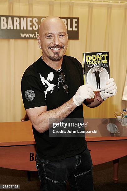 Howie Mandel promotes "Here's the Deal: Don't Touch Me" at Barnes & Noble 5th Avenue on December 1, 2009 in New York City.