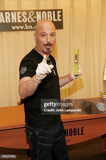 Howie Mandel promotes "Here's the Deal: Don't Touch Me" at Barnes & Noble 5th Avenue on December 1, 2009 in New York City.