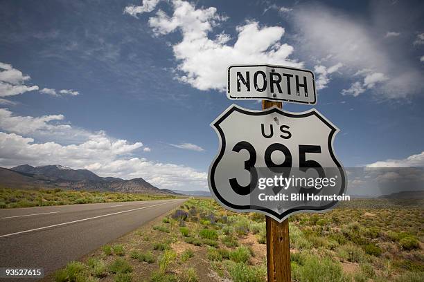 highway 395 sign - via 395 - fotografias e filmes do acervo