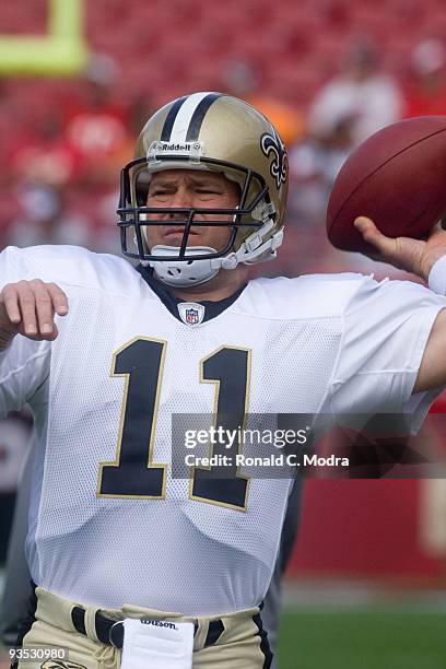 Mark Brunell of the New Orleans Saints during warm-ups before a NFL game against the Tampa Bay Buccaneers on November 22, 2009 at Raymond James...