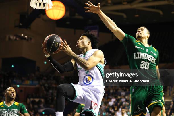 Kyan Anderson of Pau and Jean Frederic Morency of Limoges during the Jeep Elite match between Pau Orthez and Limoges on March 20, 2018 in Pau, France.