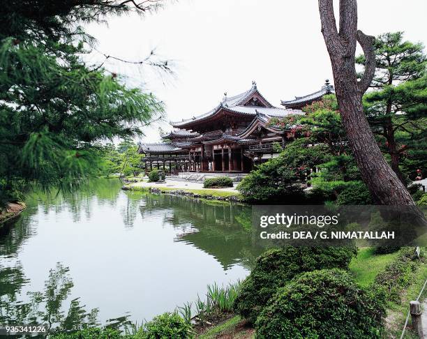 Byodo-in, Buddhist temple Heian period, Uji, Kyoto . Japan, 11th century.