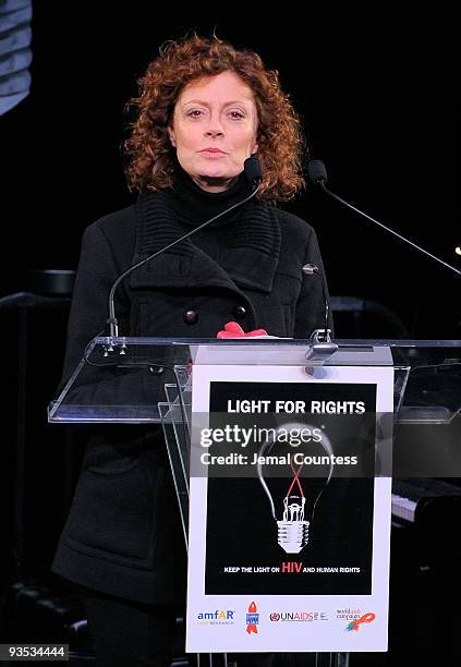 Actress and UNICEF Goodwill Ambassador Susan Sarandon speaks during the amfAR world AIDS day event at Washington Square Park on December 1, 2009 in...