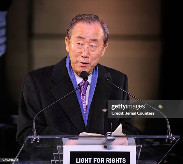 United Nations Secretary-General Ban Ki-Moon speaks during the amfAR world AIDS day event at Washington Square Park on December 1, 2009 in New York...