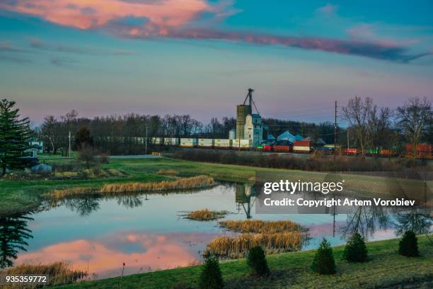 columbus outskirts in winter - columbus ohio neighborhood stock pictures, royalty-free photos & images