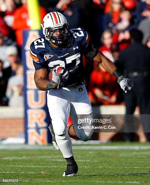 Mario Fannin of the Auburn Tigers against the Alabama Crimson Tide at Jordan-Hare Stadium on November 27, 2009 in Auburn, Alabama.