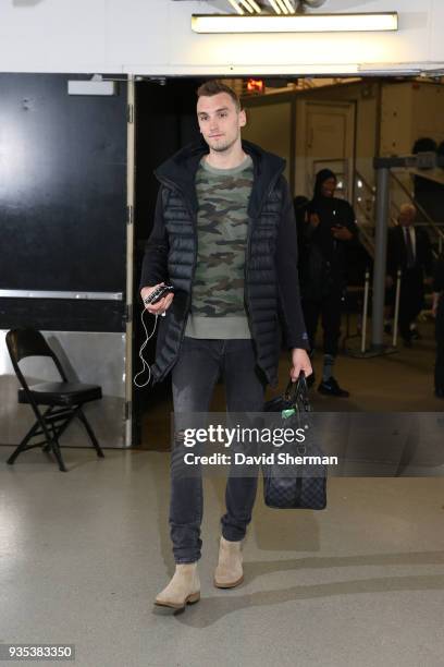 Sam Dekker of the LA Clippers arrives to the arena prior to the game against the Minnesota Timberwolves on March 20, 2018 at Target Center in...