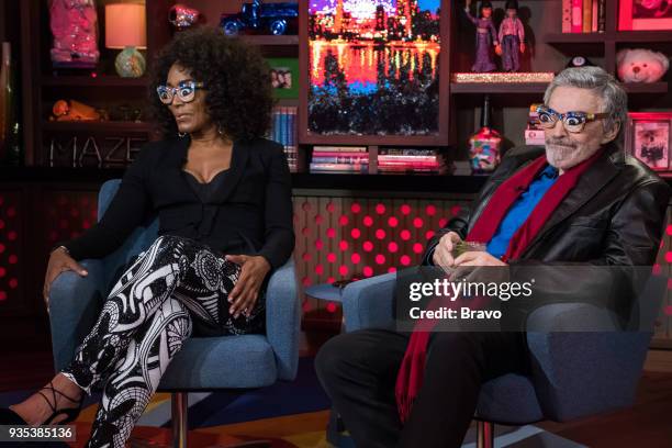 Pictured : Angela Bassett and Burt Reynolds --