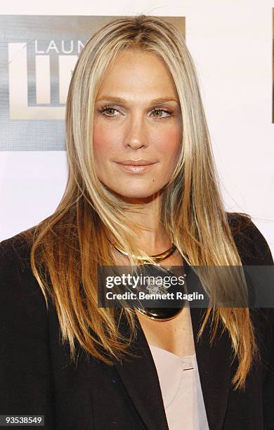 Actress Molly Sims attends Bravo's "Launch My Line" premiere party at Avenue on December 1, 2009 in New York City.