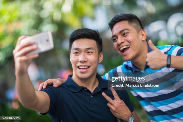 Pinoy Using Facebook Picture 2,448 Filipino Social Media Stock Photos, High-Res Pictures, and Images ...