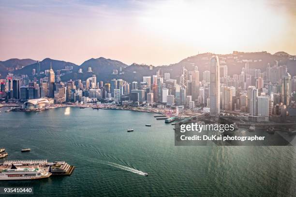 hong kong victoria harbour. - hong kong harbour stock pictures, royalty-free photos & images