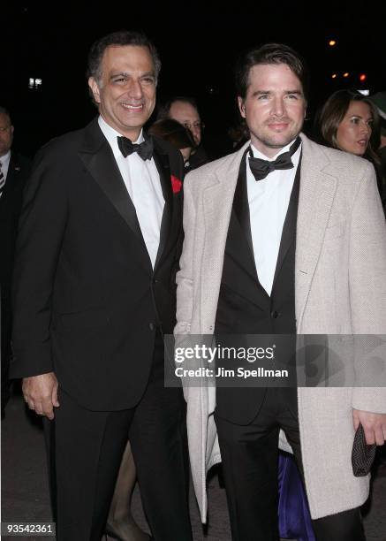 Matthew Settle and guest attend the Museum of The Moving Image salute to Clint Eastwood on December 1, 2009 in New York City.