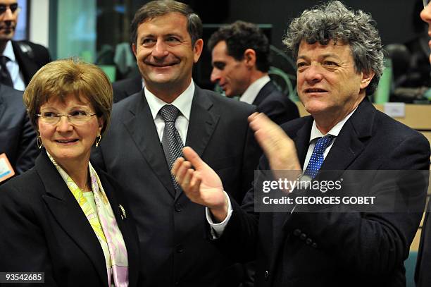 French Minister for Ecology, Energy and Sustainable Development Jean Louis Borloo talks with the new Portuguese Minister for Envrironment Dulce...