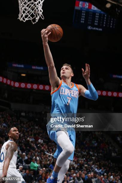 Sam Dekker of the LA Clippers shoots the ball during the game against the Minnesota Timberwolves on March 20, 2018 at Target Center in Minneapolis,...