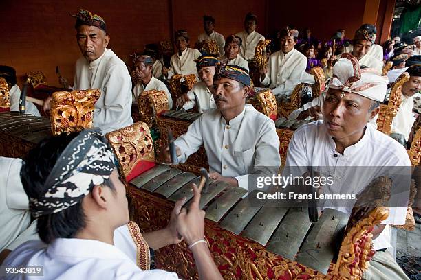 gamelan orchestra - wayang stock-fotos und bilder