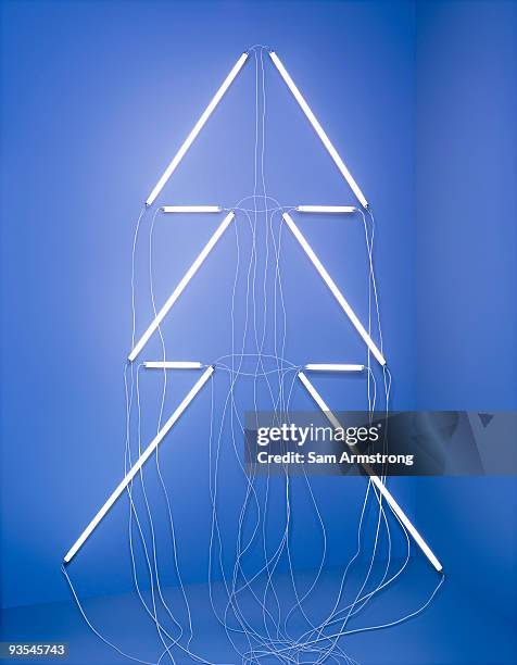 electric christmas tree - luz fluorescente imagens e fotografias de stock