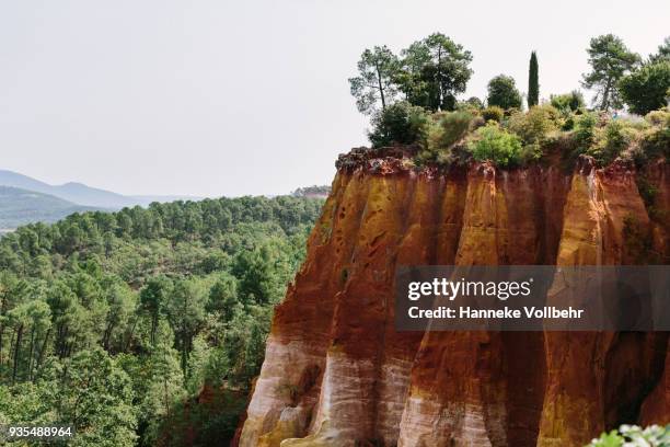 roussillon ochre deposit in luberon, france - hanneke vollbehr bildbanksfoton och bilder