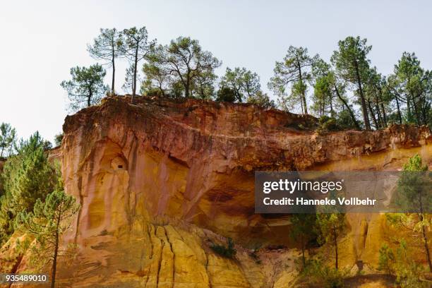 roussillon ochre deposit in luberon, france - hanneke vollbehr bildbanksfoton och bilder